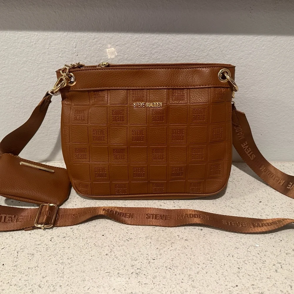 Steve Madden - Picture 2 of 10